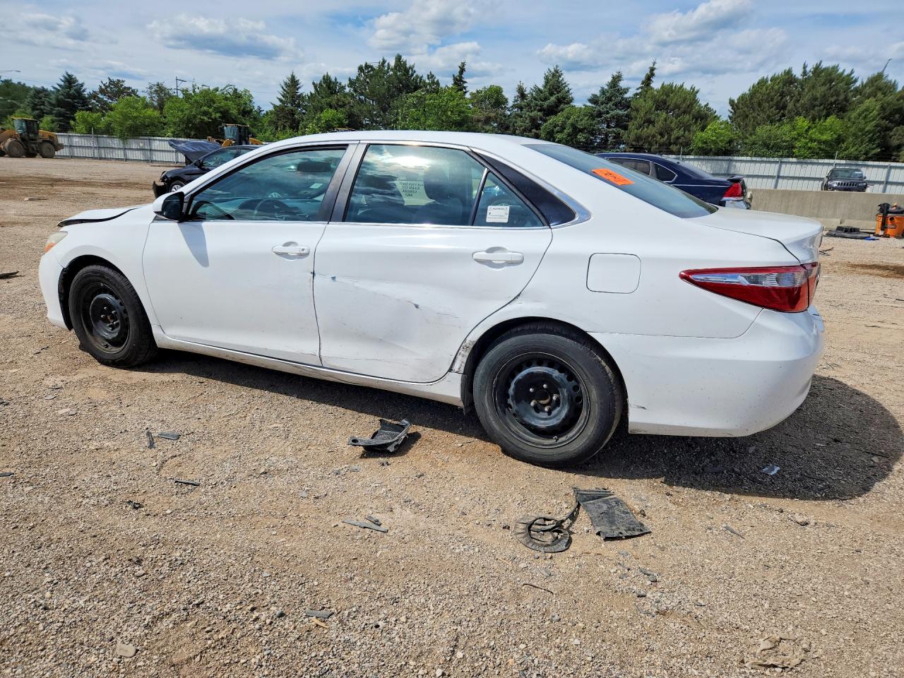 2015 TOYOTA CAMRY HYBRID LE — снимка 2