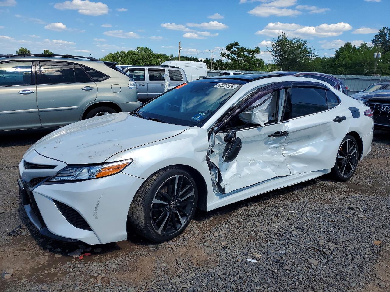 2020 TOYOTA CAMRY XSE