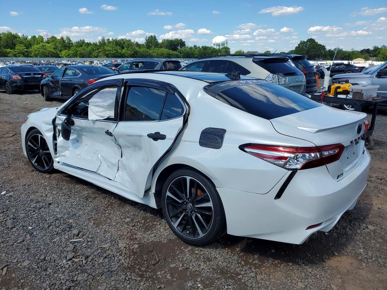 2020 TOYOTA CAMRY XSE — снимка 2