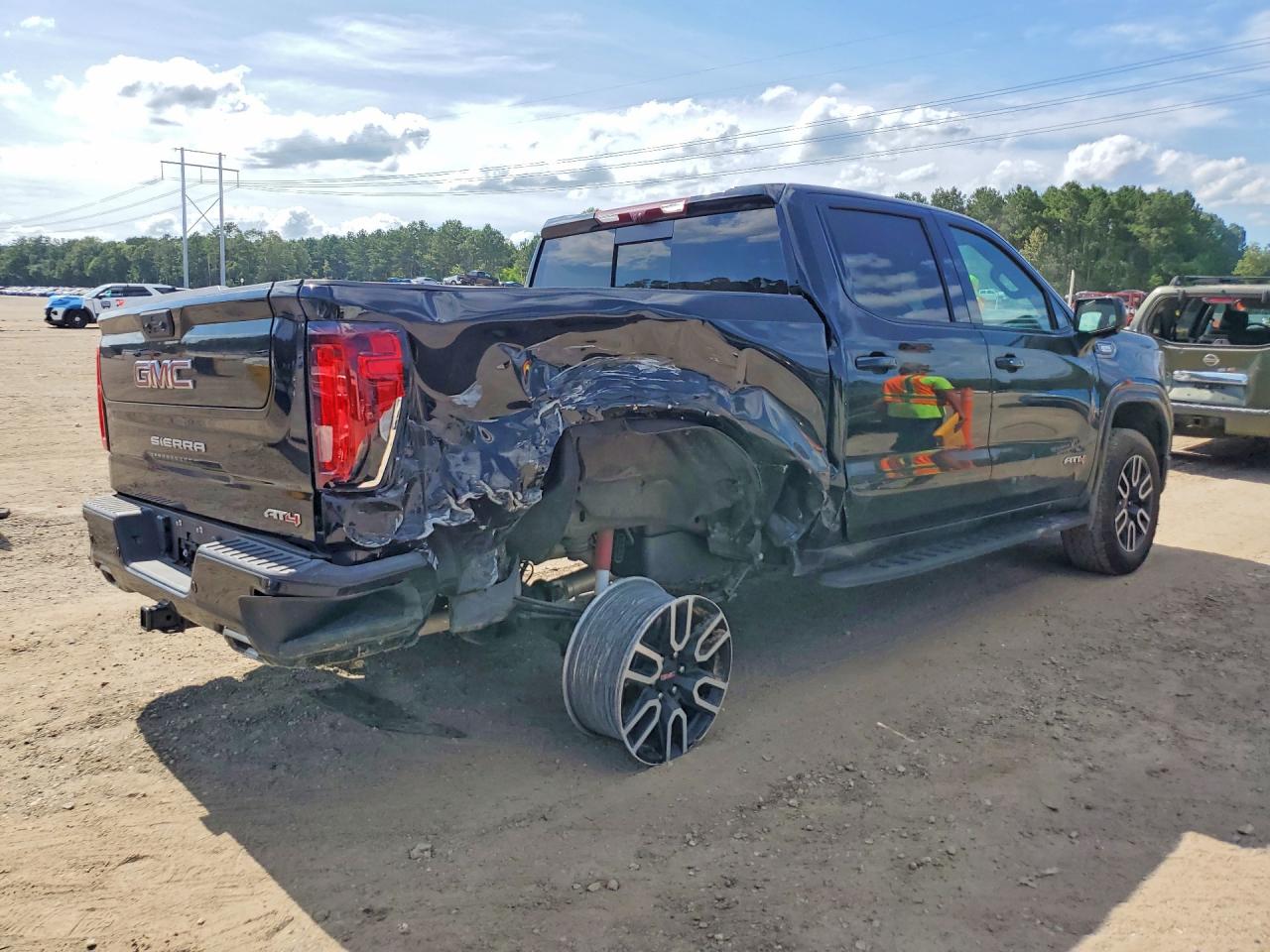 2026 GMC SIERRA K1500 AT4 — снимка 3