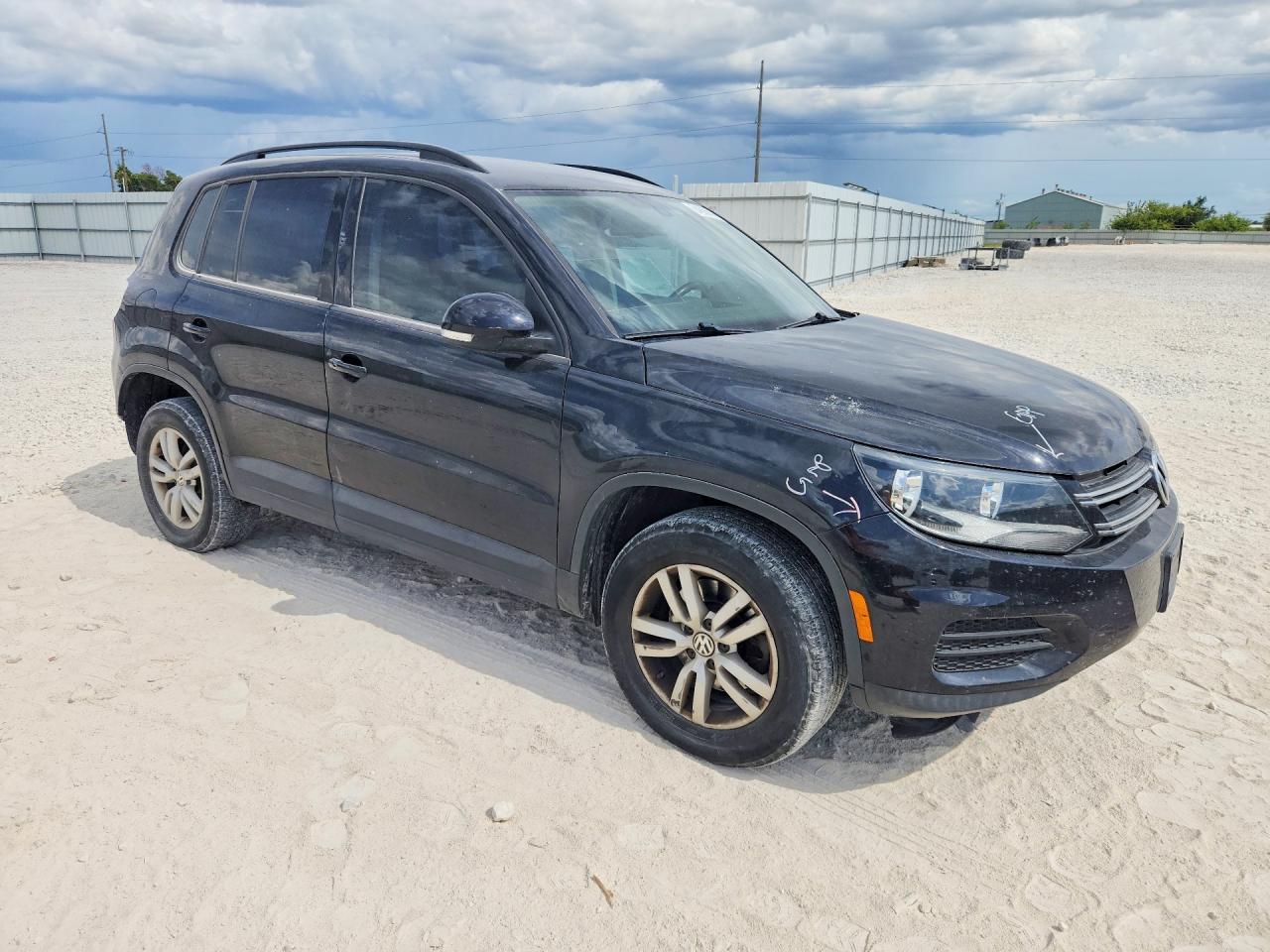 2017 VOLKSWAGEN TIGUAN S — снимка 4