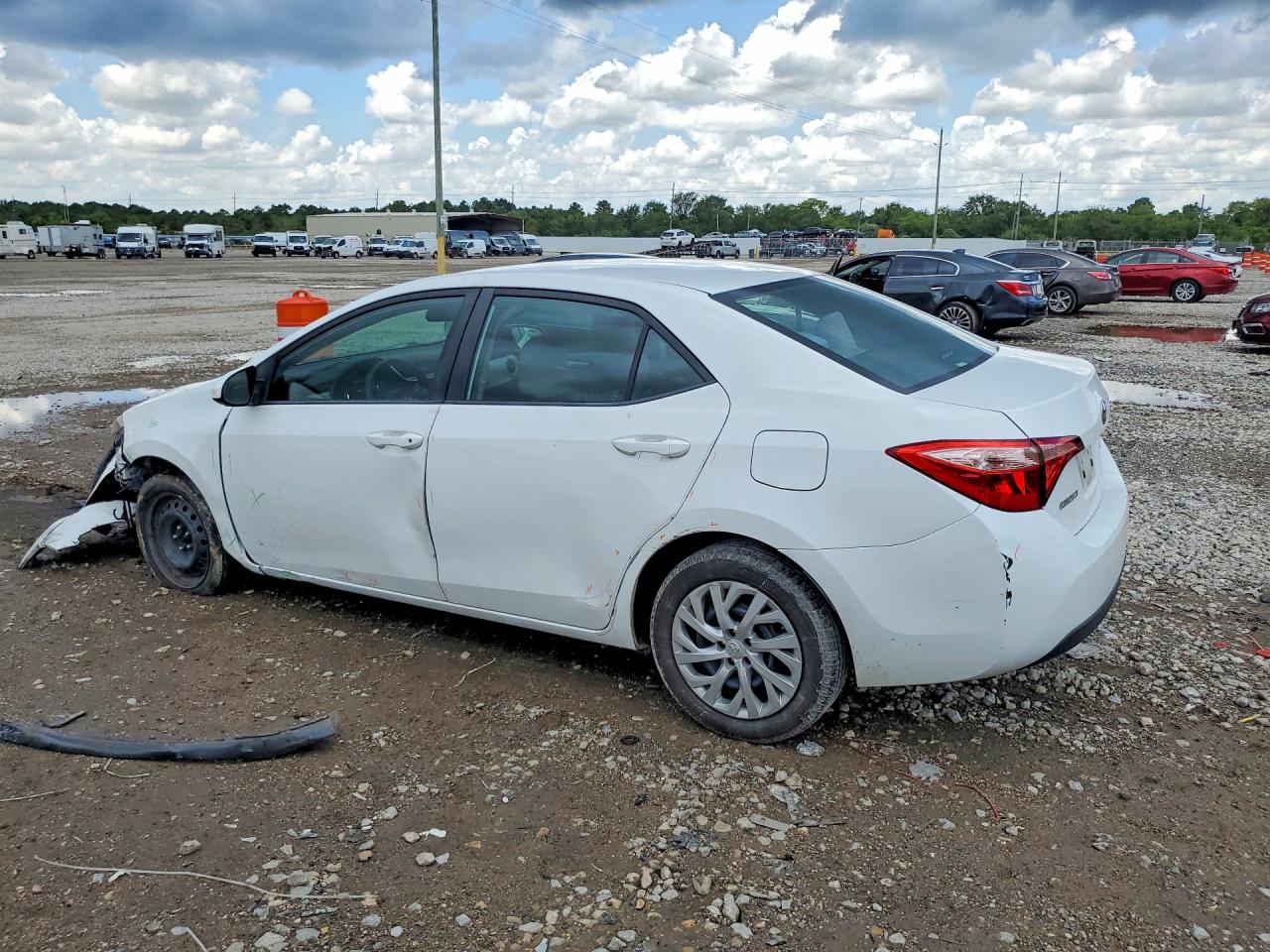 2018 TOYOTA COROLLA LE — снимка 2