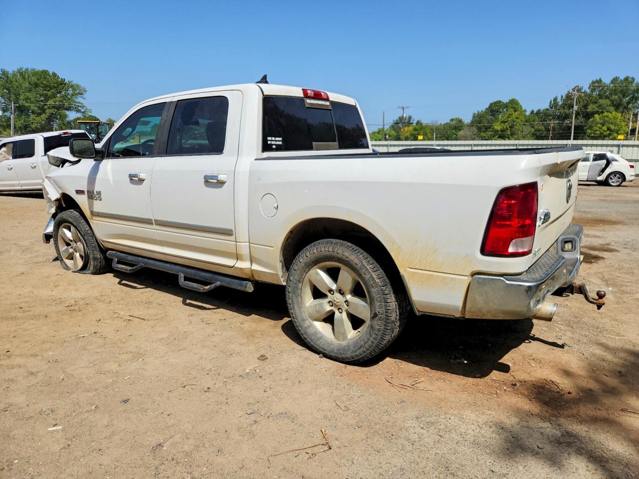 2016 RAM 1500 SLT — снимка 2