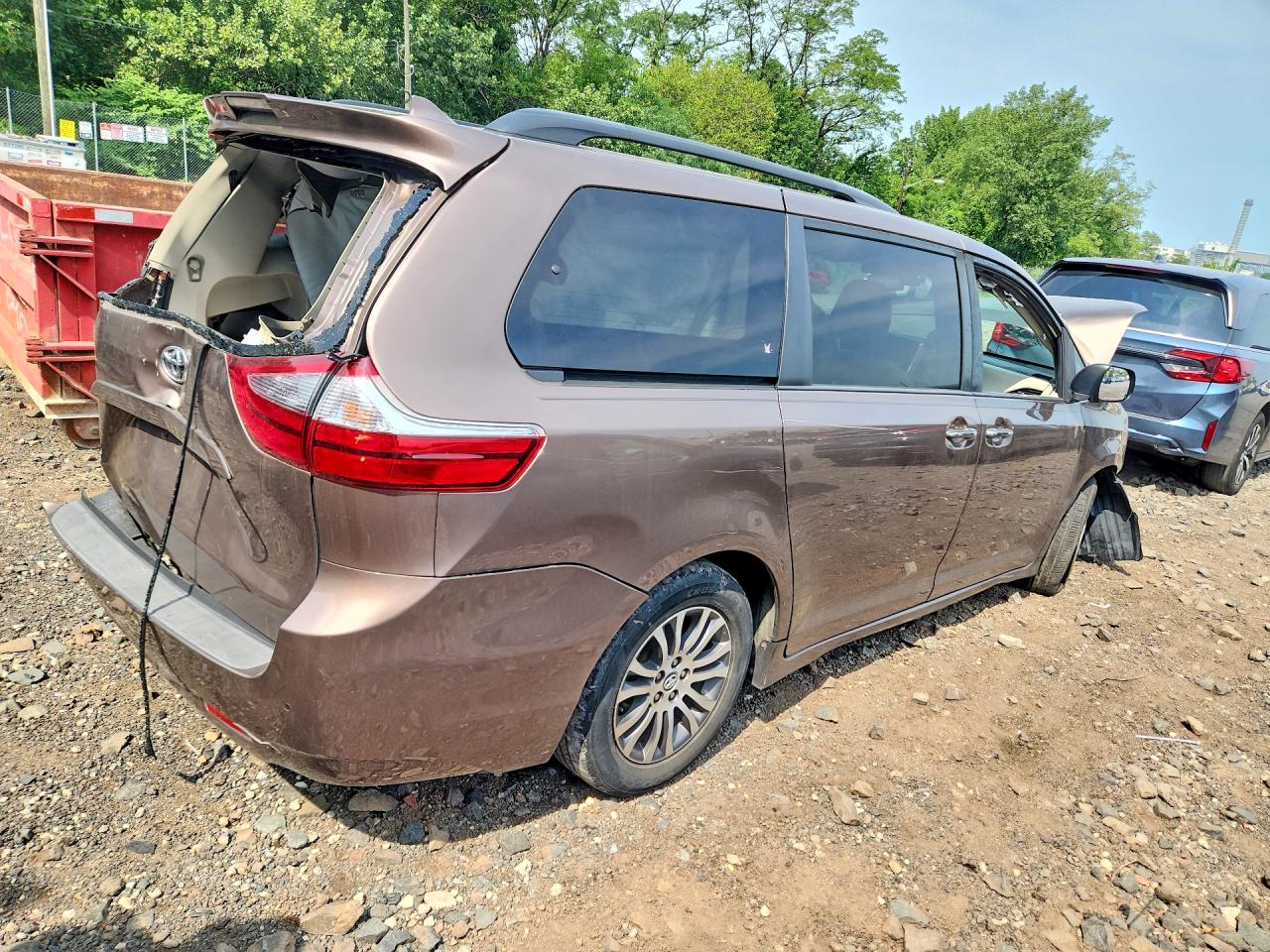 2019 TOYOTA SIENNA XLE 8-PASSENGER — снимка 3