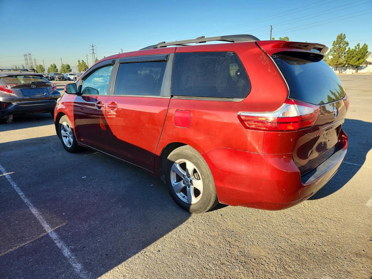 2017 TOYOTA SIENNA LE 8-PASSENGER — снимка 2