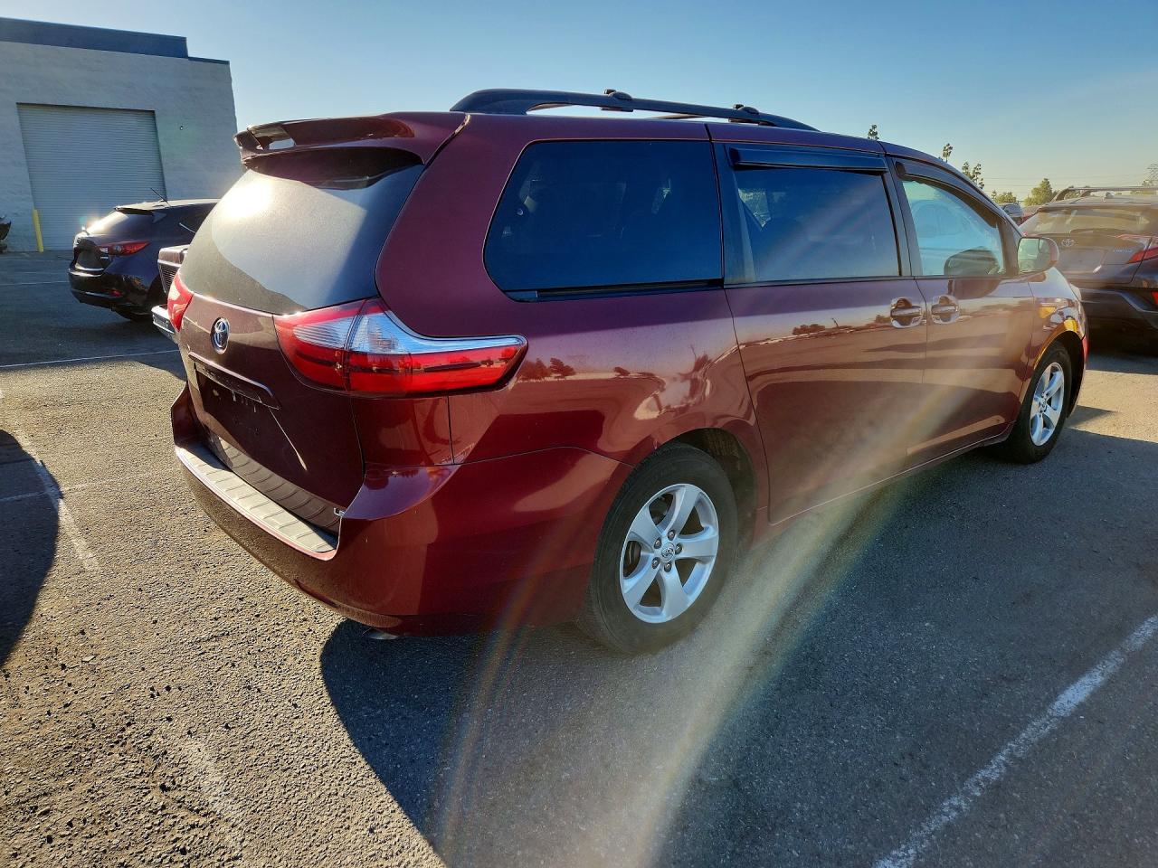 2017 TOYOTA SIENNA LE 8-PASSENGER — снимка 3