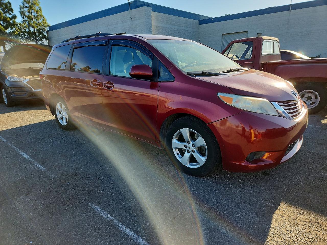 2017 TOYOTA SIENNA LE 8-PASSENGER — снимка 4