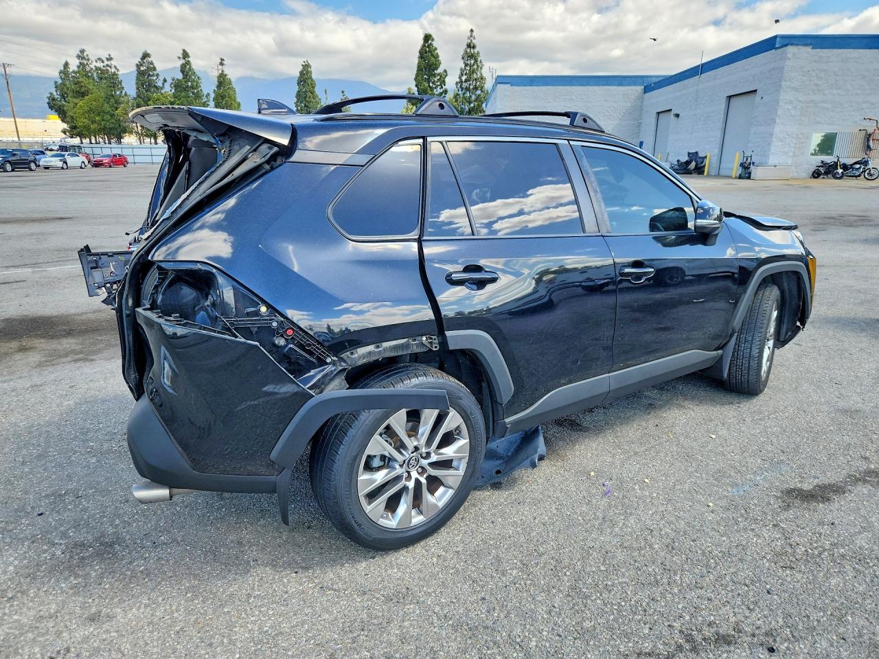 2019 TOYOTA RAV4 XLE PREMIUM — снимка 3