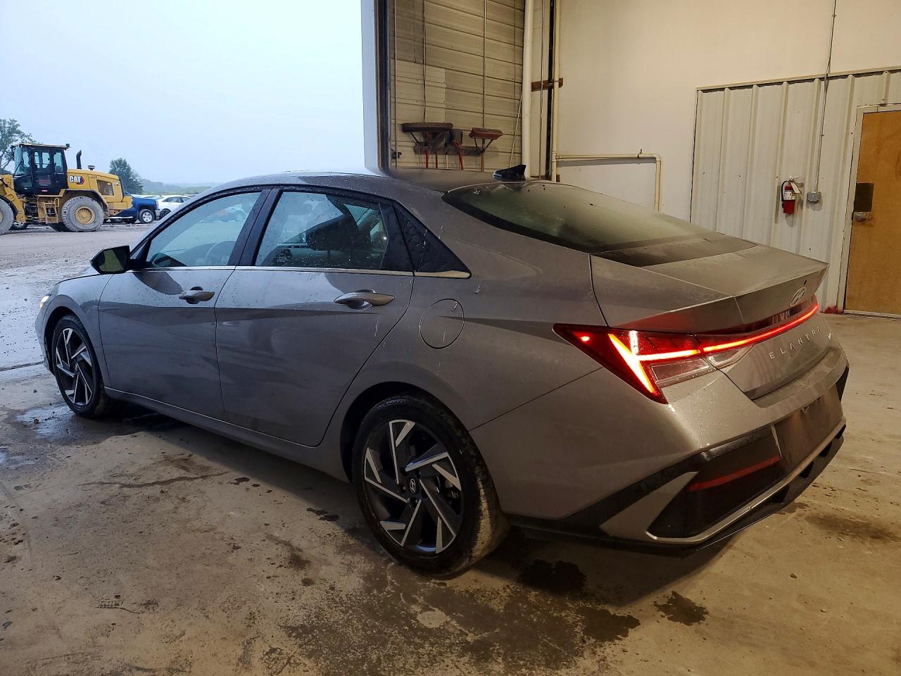 2025 HYUNDAI ELANTRA LIMITED — снимка 2