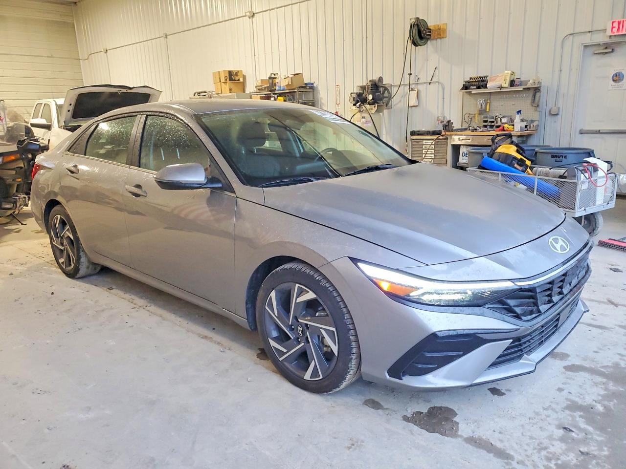 2025 HYUNDAI ELANTRA LIMITED — снимка 4