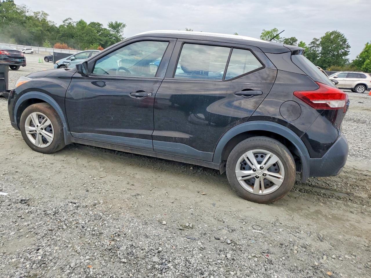 2019 NISSAN KICKS S — снимка 2