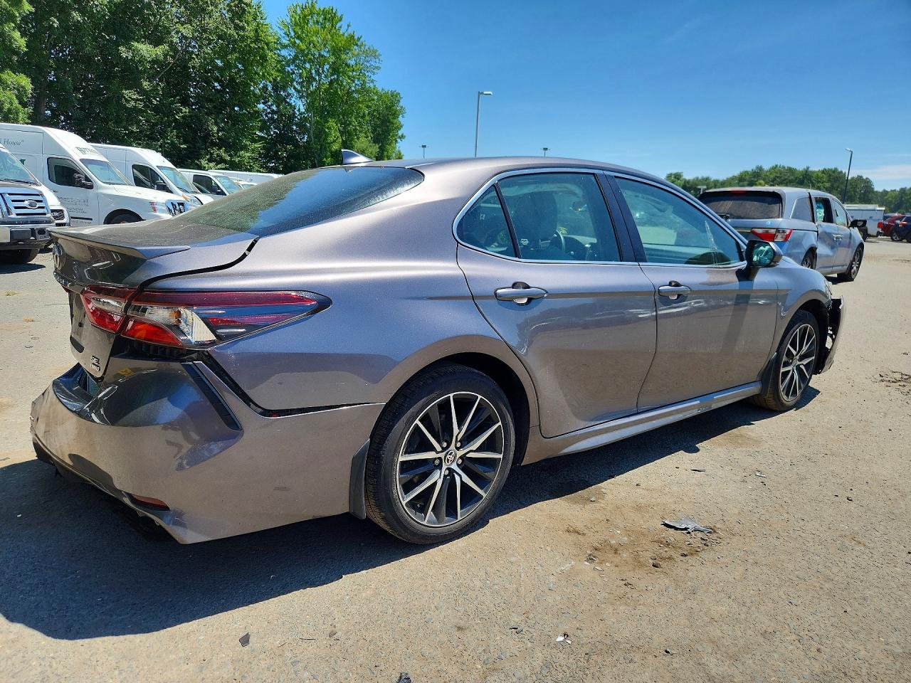 2024 TOYOTA CAMRY SE — снимка 3