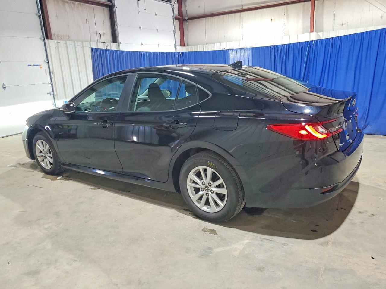 2026 TOYOTA CAMRY LE — снимка 2