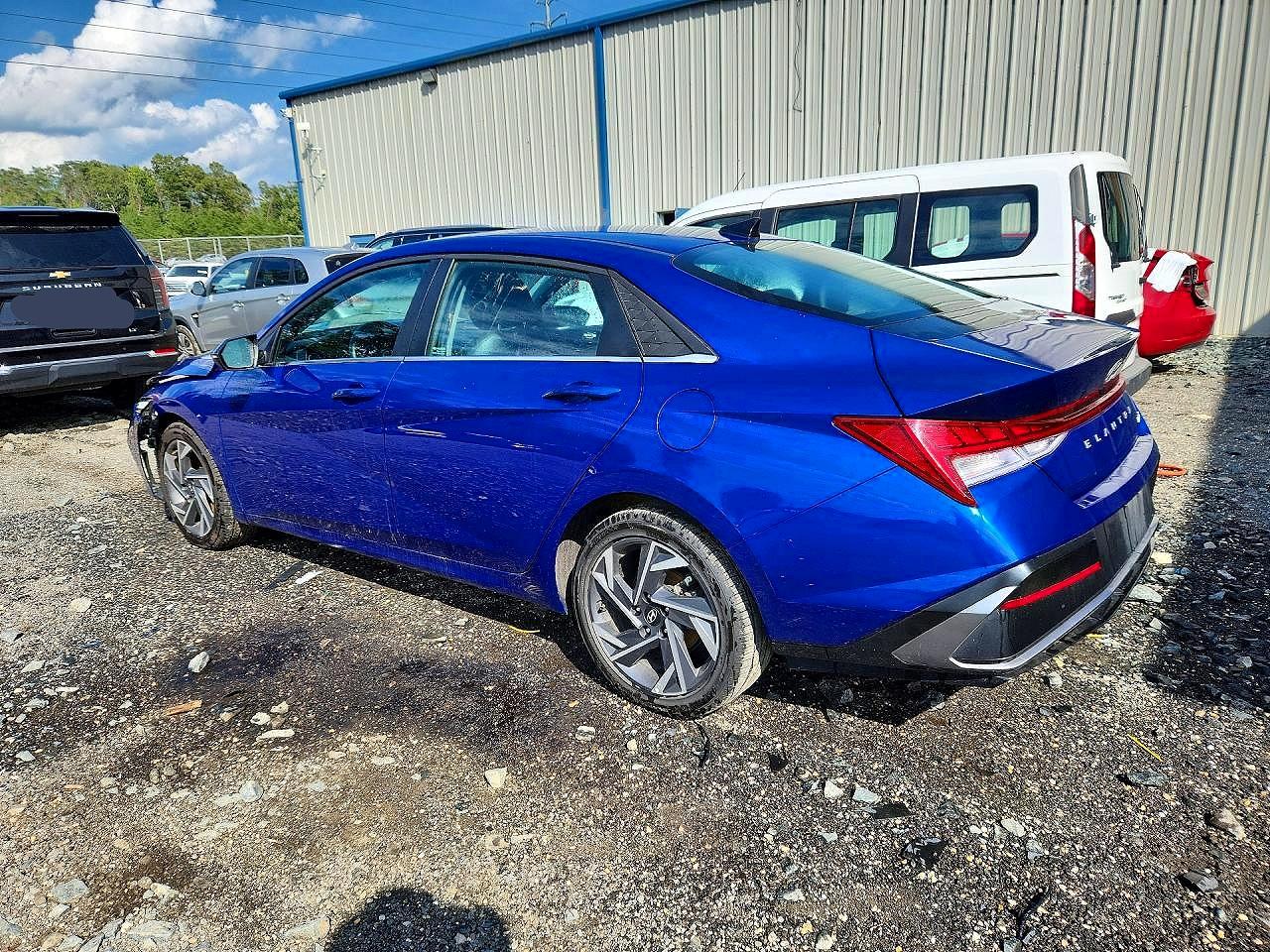 2025 HYUNDAI ELANTRA LIMITED — снимка 2