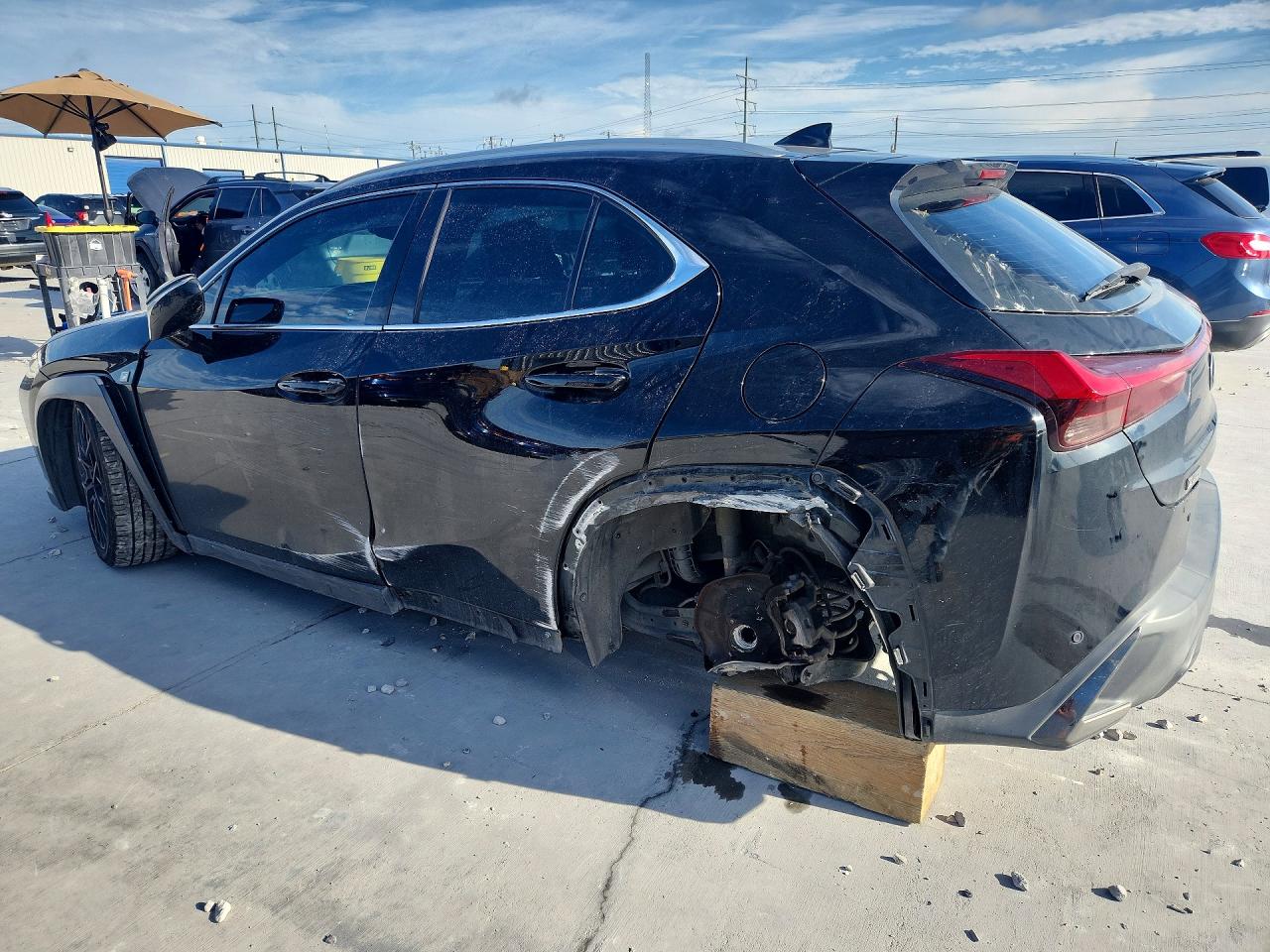 2019 LEXUS UX 200 — снимка 2