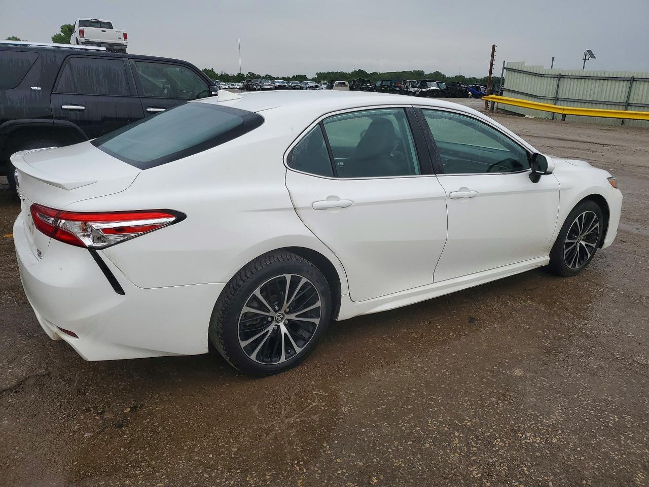 2020 TOYOTA CAMRY SE — снимка 3
