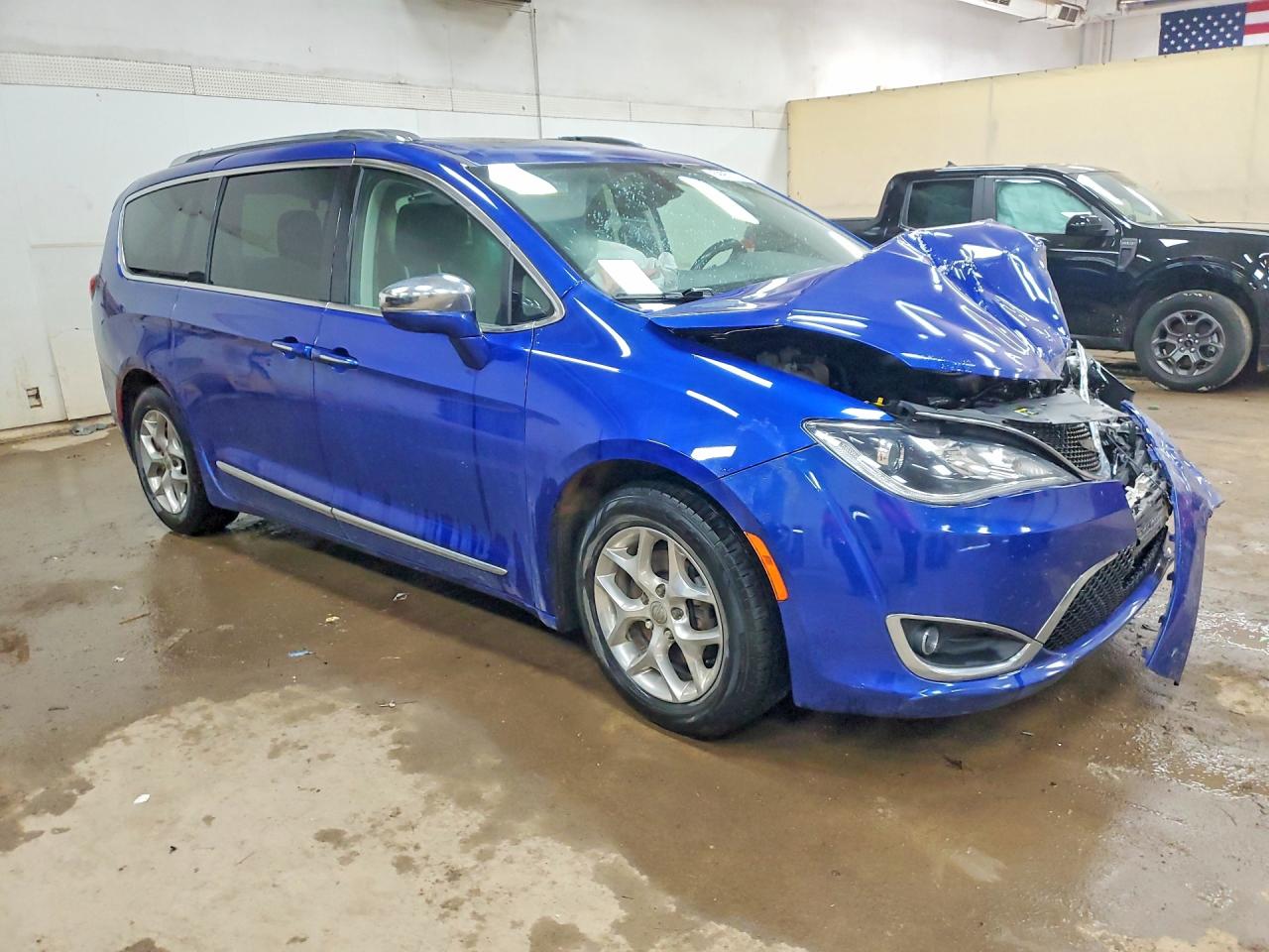 2019 CHRYSLER PACIFICA LIMITED — снимка 4