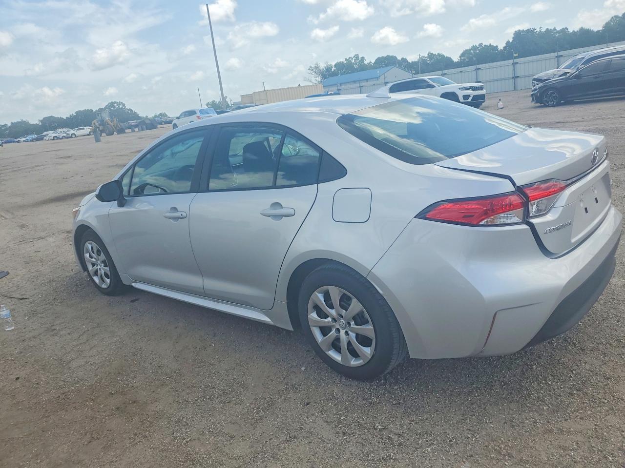 2026 TOYOTA COROLLA LE — снимка 2