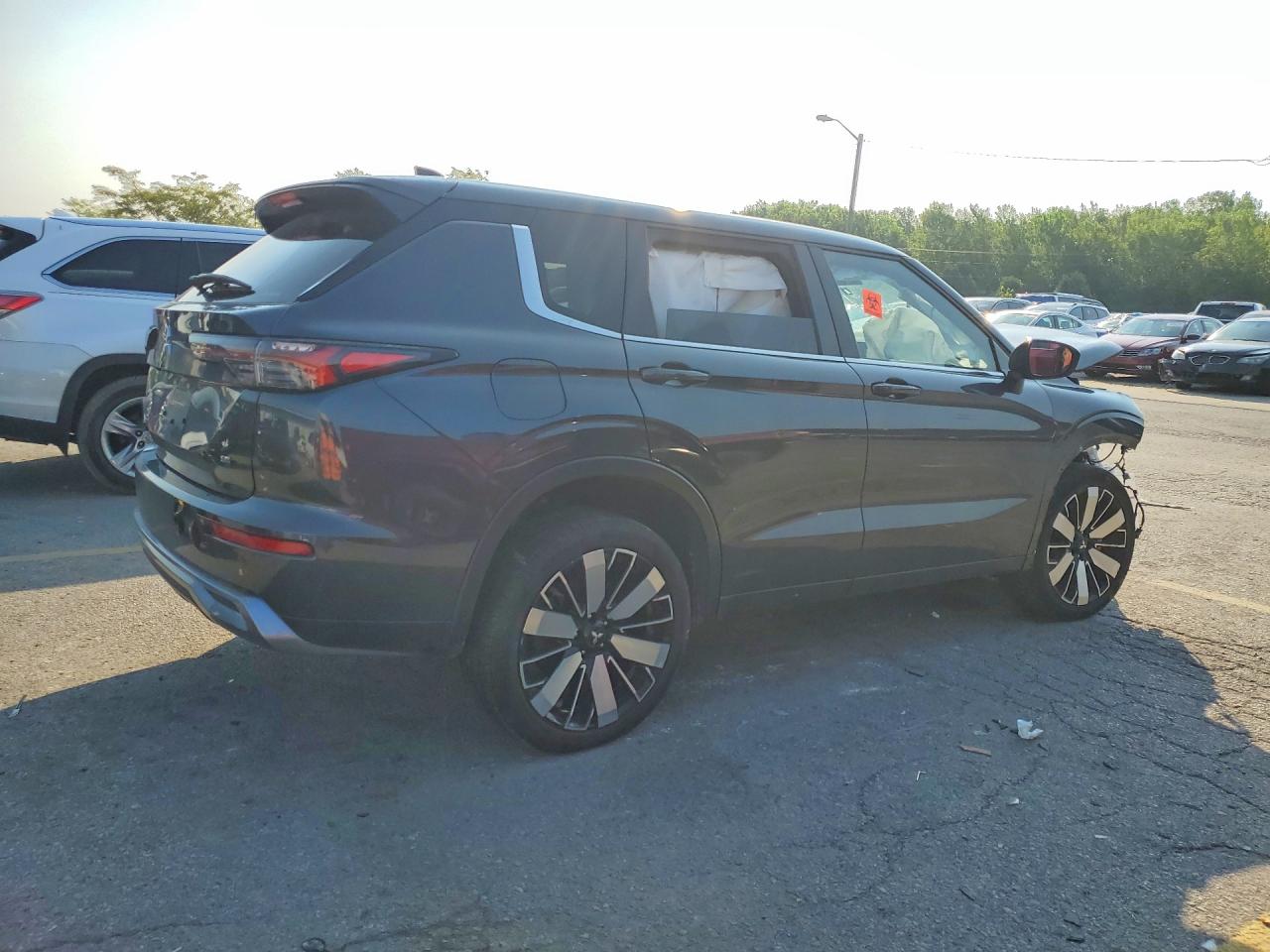 2025 MITSUBISHI OUTLANDER SE — снимка 3