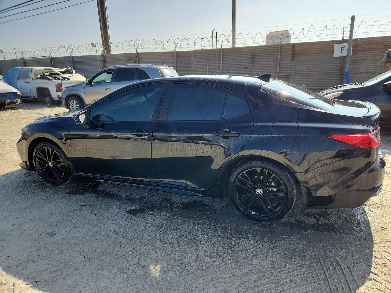 2026 TOYOTA CAMRY SE — снимка 2