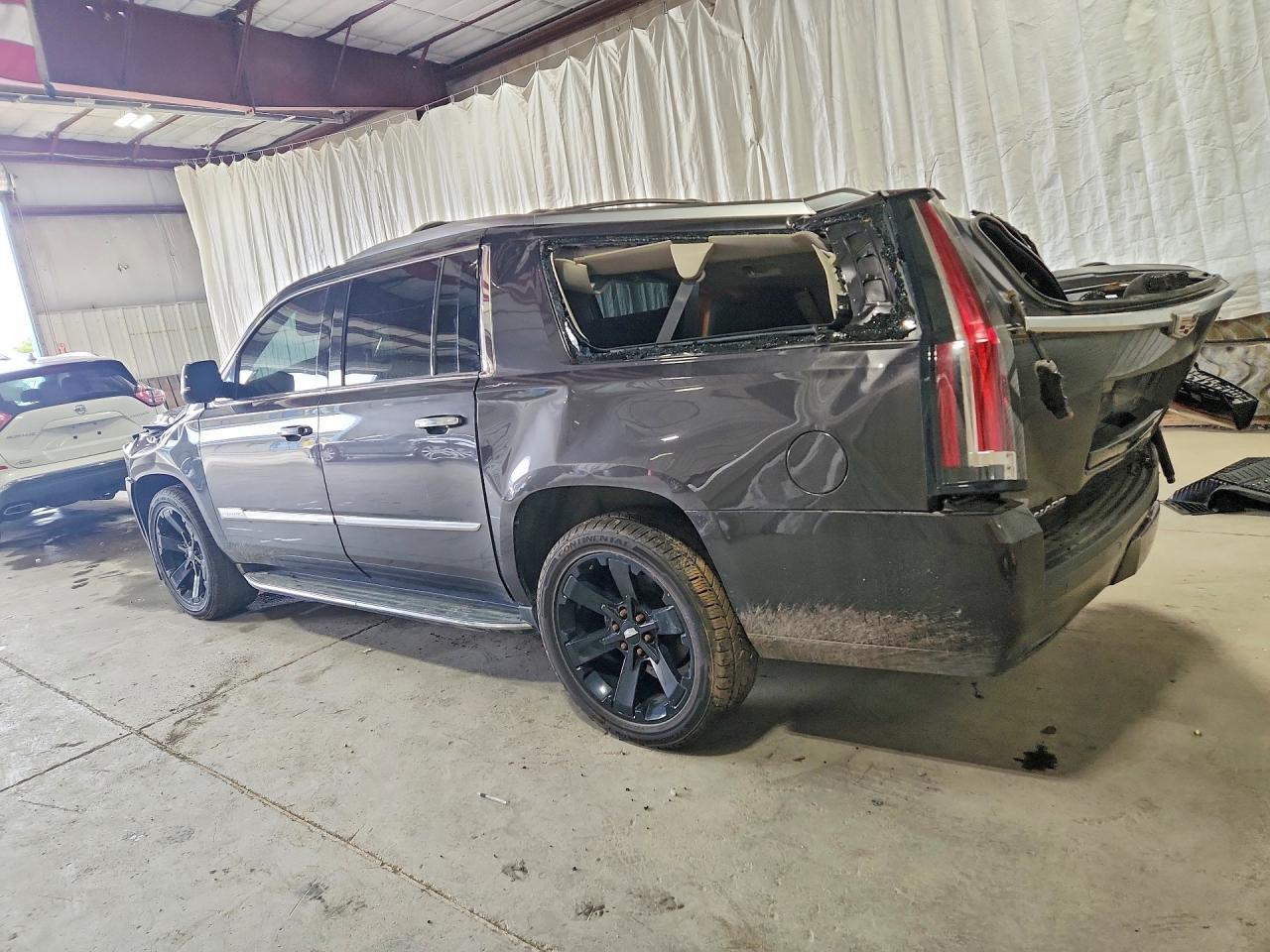2018 CADILLAC ESCALADE ESV LUXURY — снимка 2