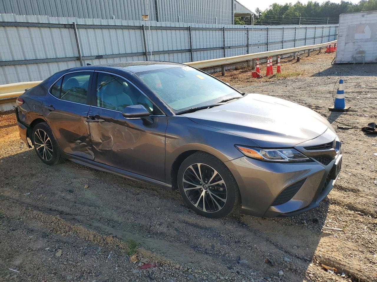 2019 TOYOTA CAMRY SE — снимка 4
