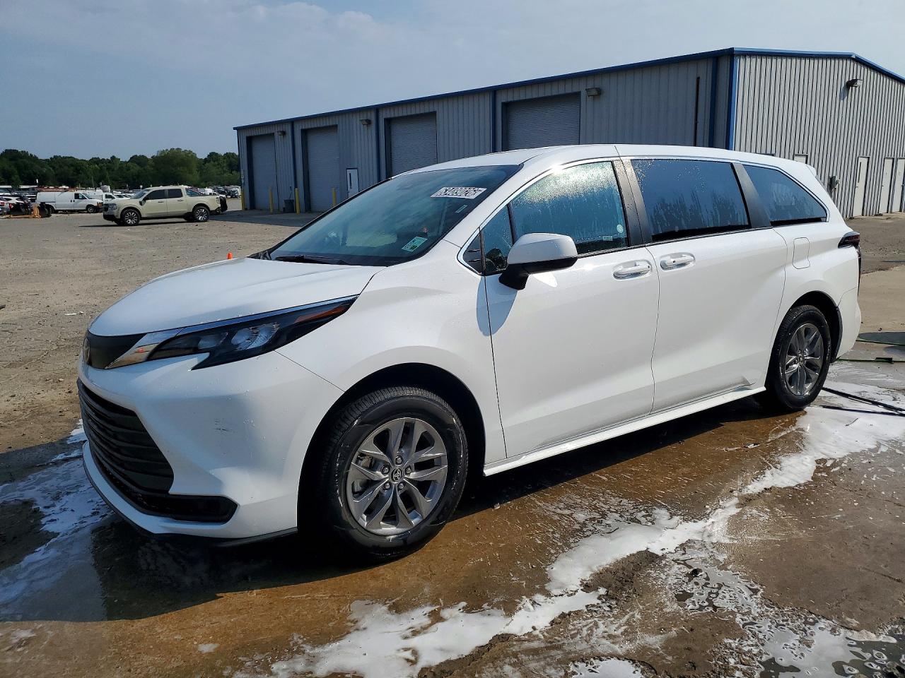 2026 TOYOTA SIENNA LE