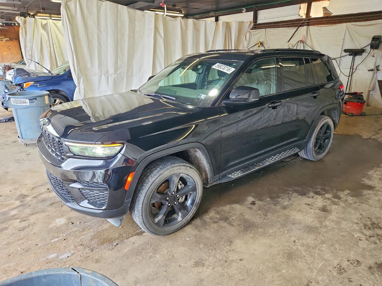 2023 JEEP GRAND CHEROKEE LAREDO