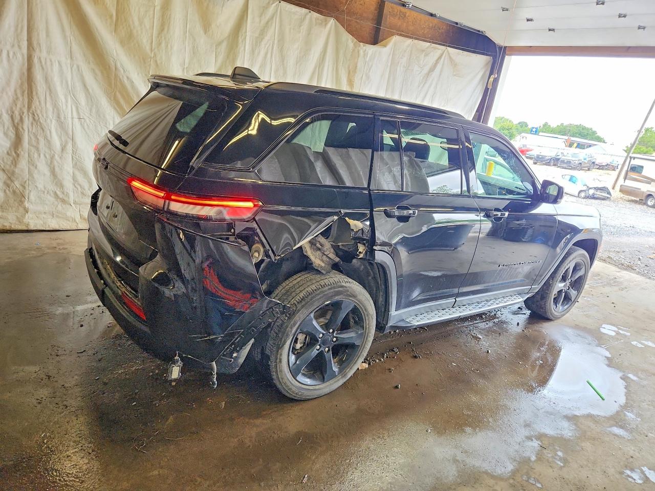 2023 JEEP GRAND CHEROKEE LAREDO — снимка 3