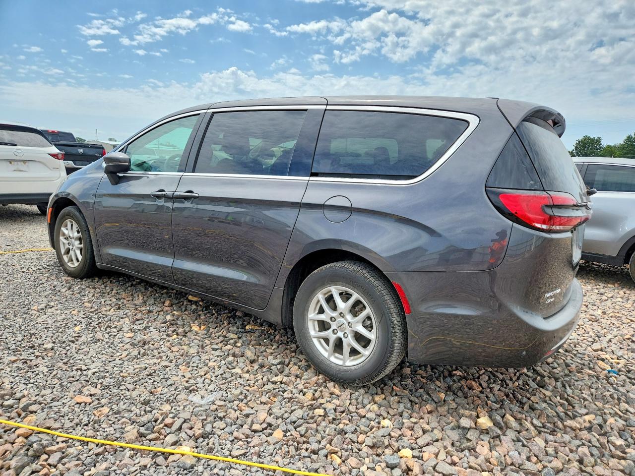 2023 CHRYSLER PACIFICA TOURING L — снимка 2