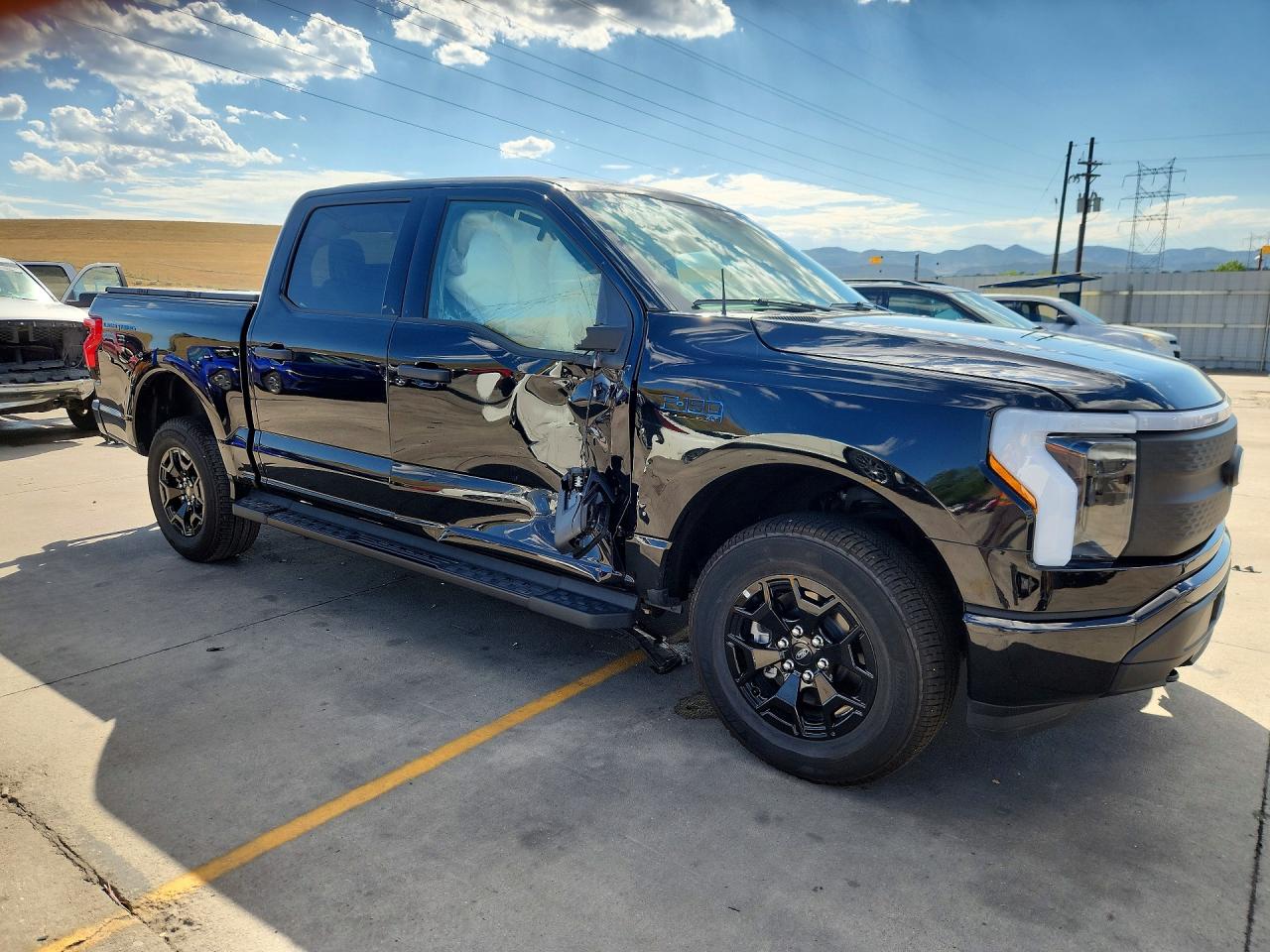 2025 FORD F150 LIGHTNING XLT — снимка 4