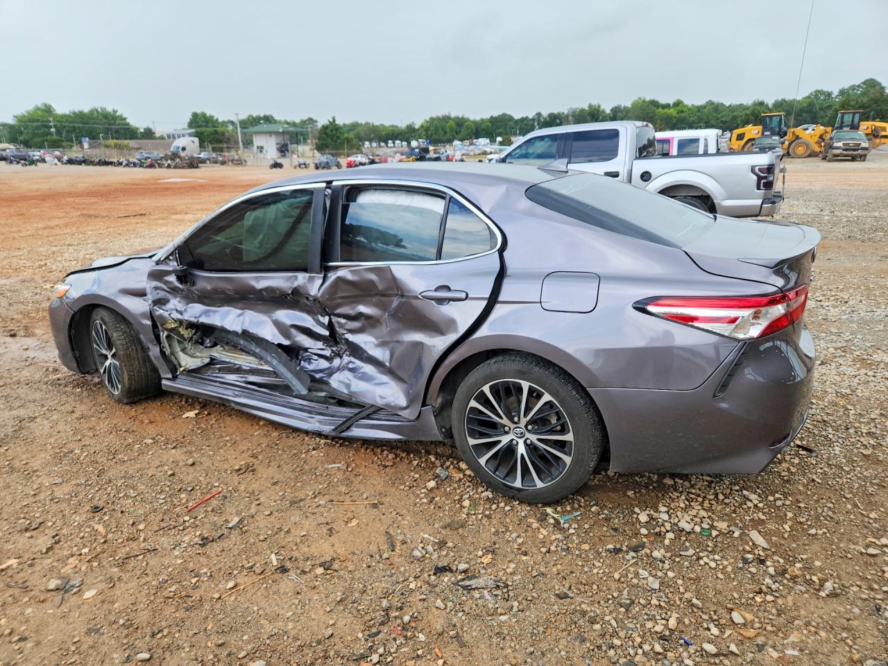 2020 TOYOTA CAMRY SE — снимка 2