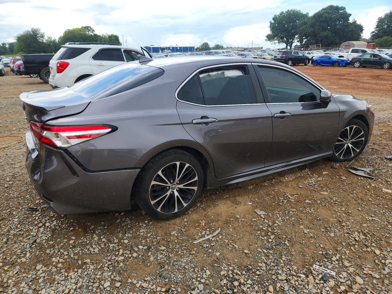 2020 TOYOTA CAMRY SE — снимка 3