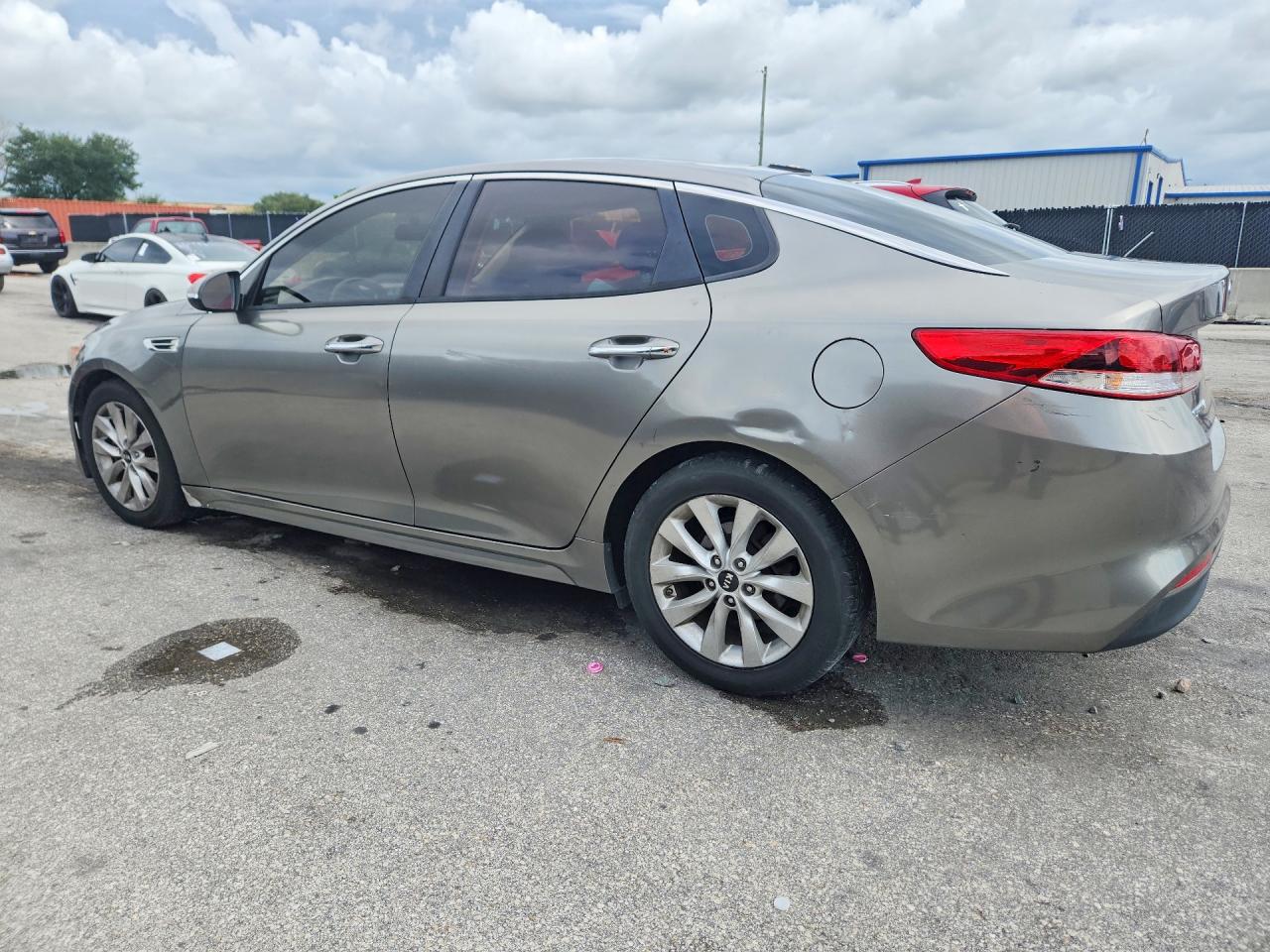 2016 KIA OPTIMA LX — снимка 2