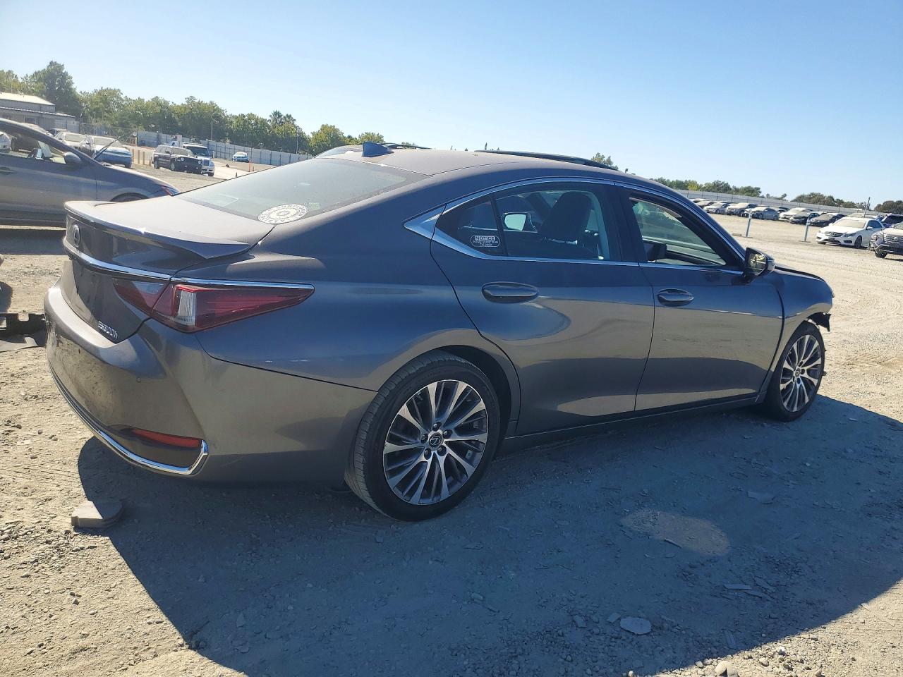 2021 LEXUS ES 300H — снимка 3