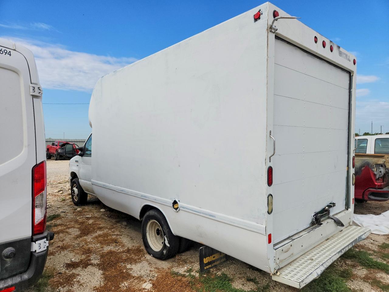 2017 FORD E-350 — снимка 2