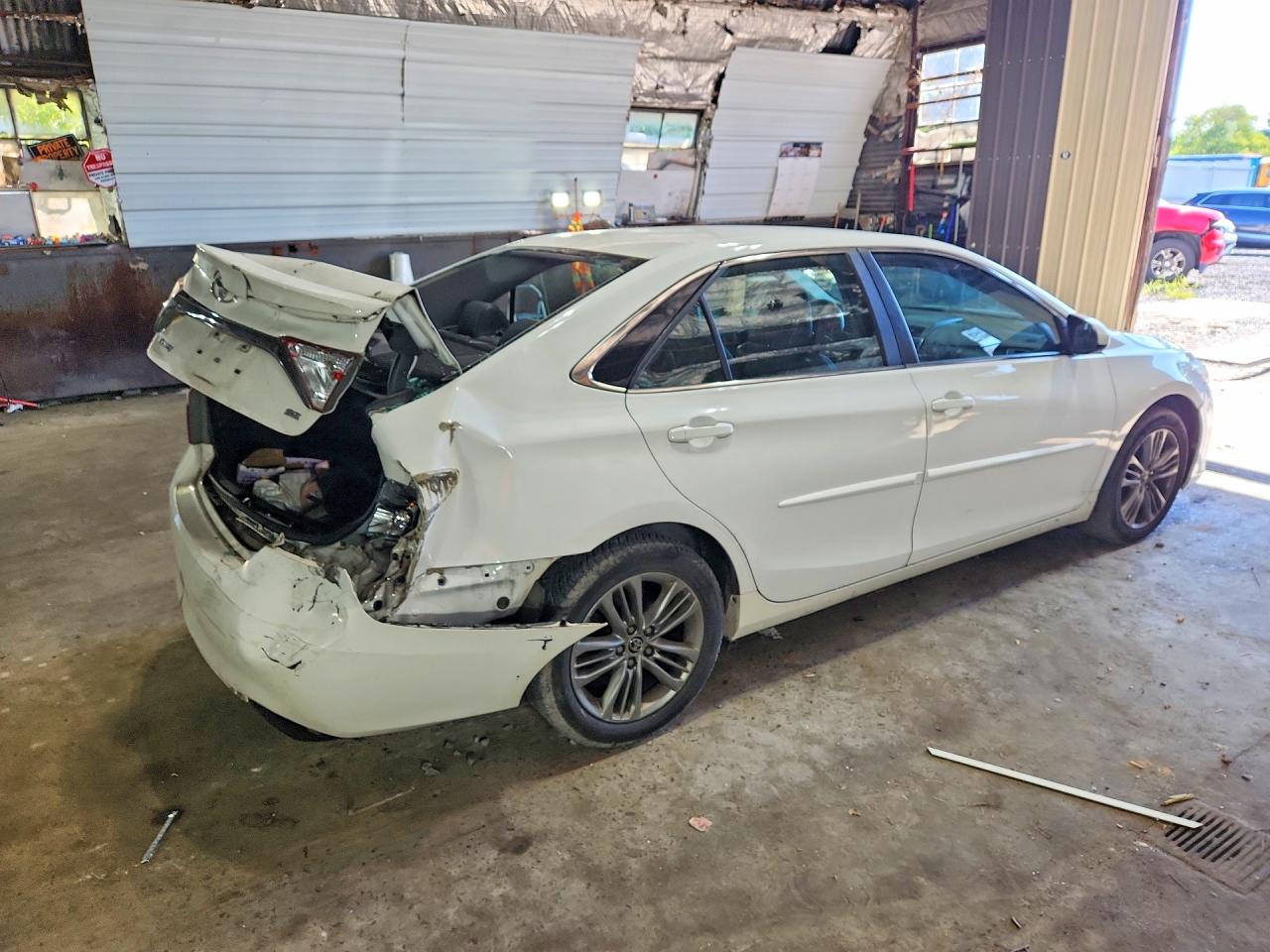 2015 TOYOTA CAMRY SE — снимка 3