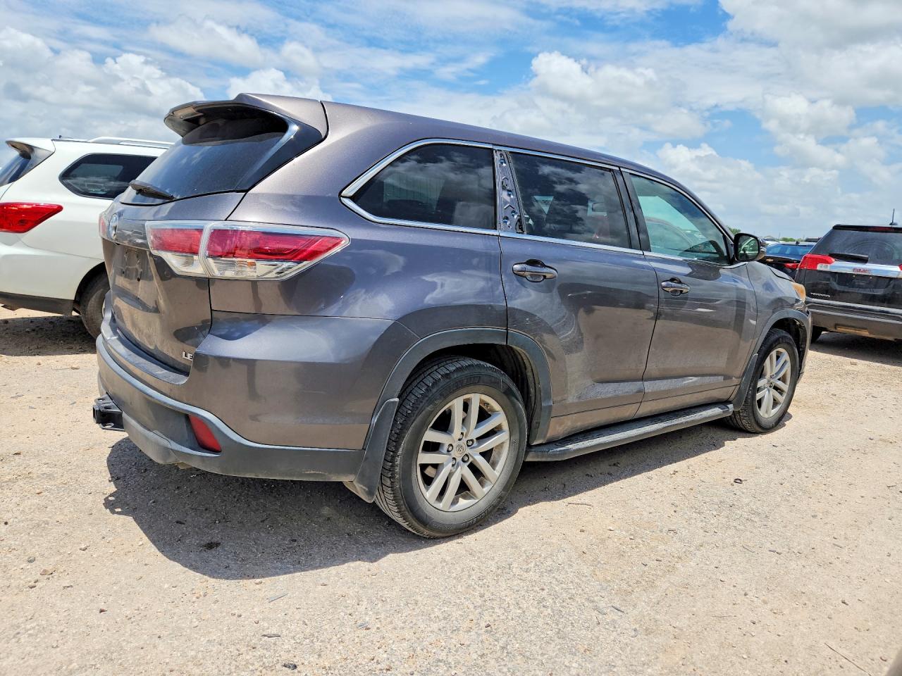 2015 TOYOTA HIGHLANDER LE — снимка 3