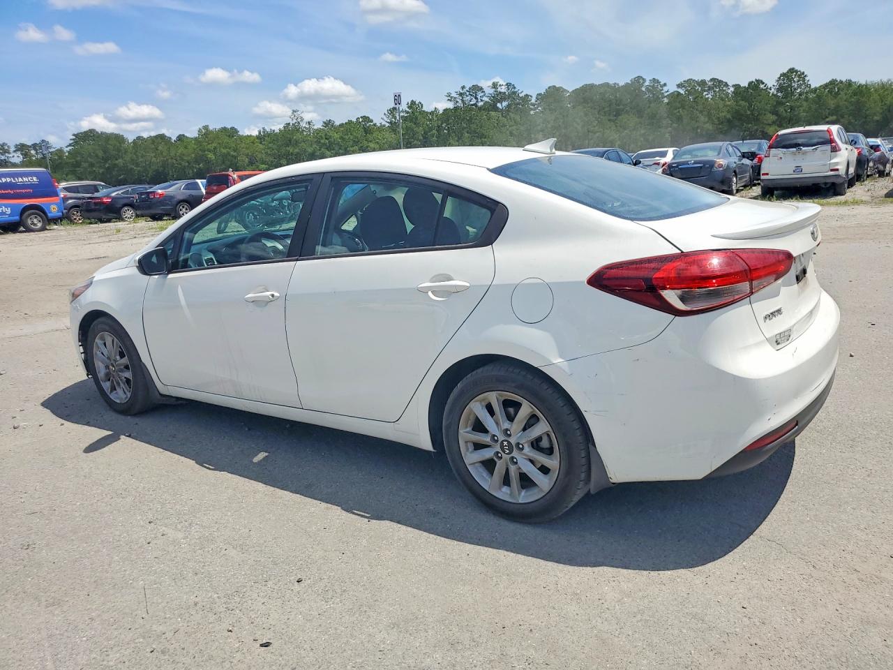 2017 KIA FORTE S — снимка 2