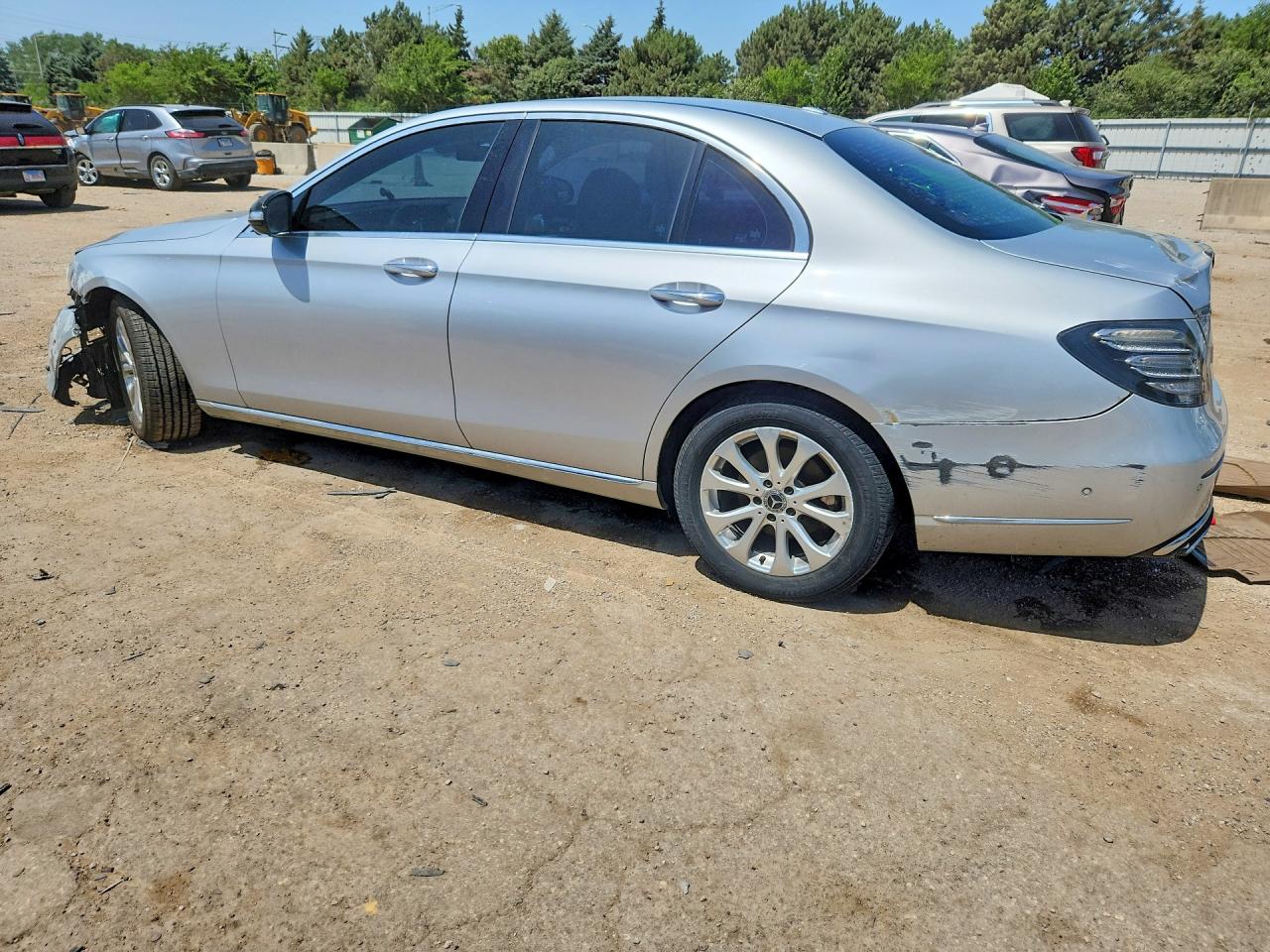 2017 MERCEDES-BENZ E 300 4MATIC — снимка 2