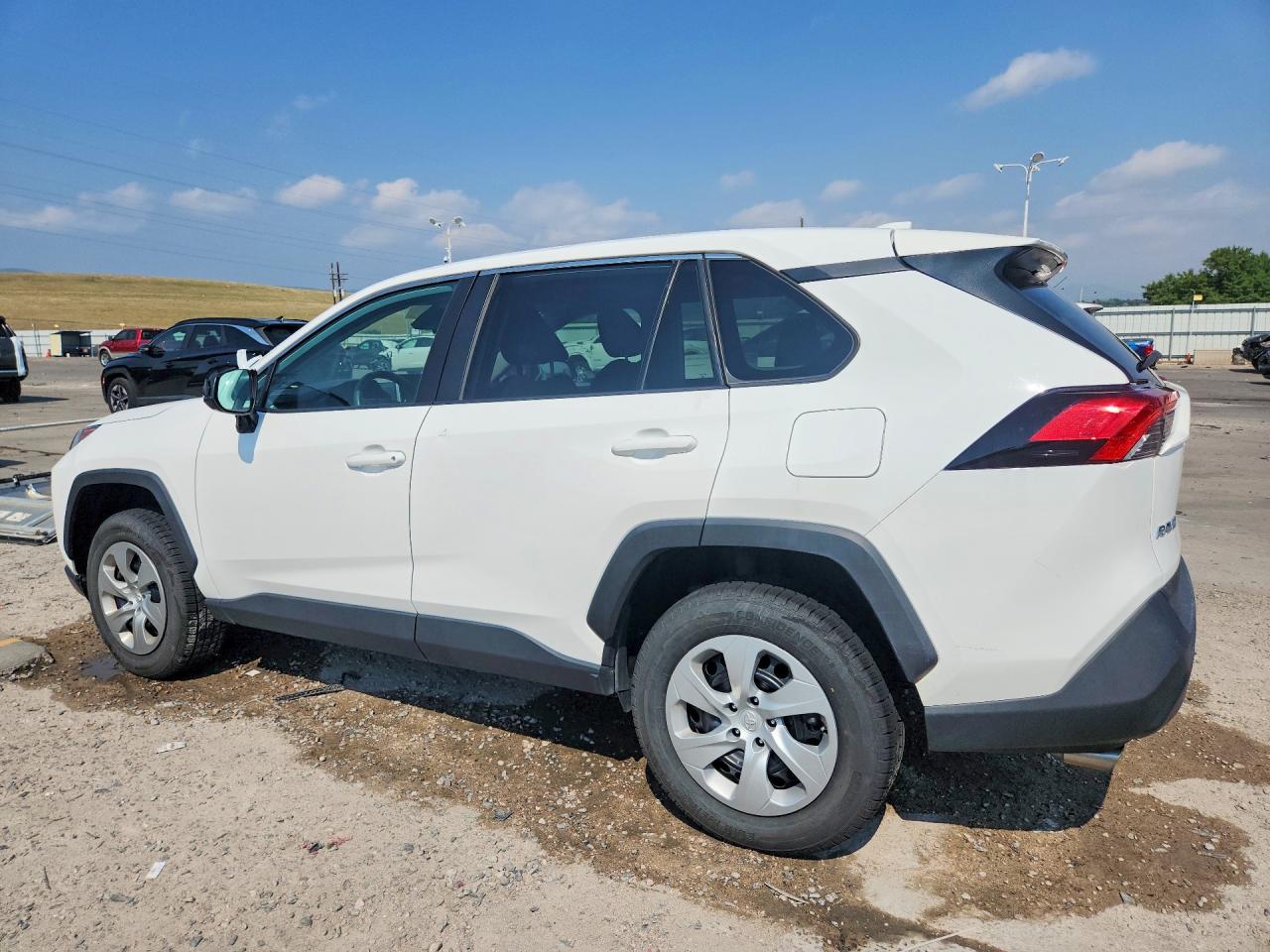 2023 TOYOTA RAV4 LE — снимка 2