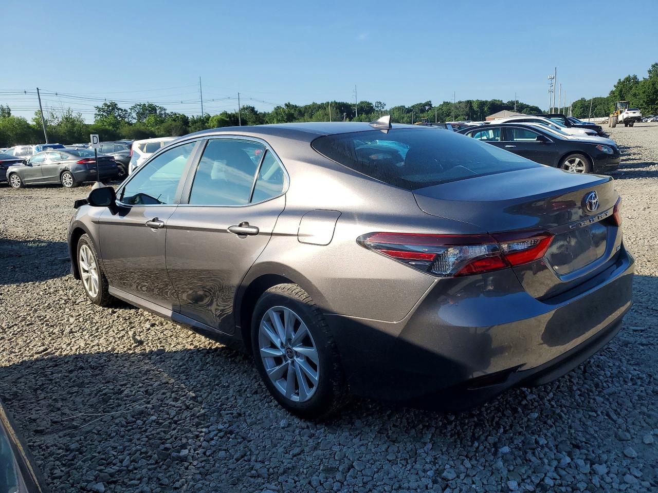 2021 TOYOTA CAMRY LE — снимка 2