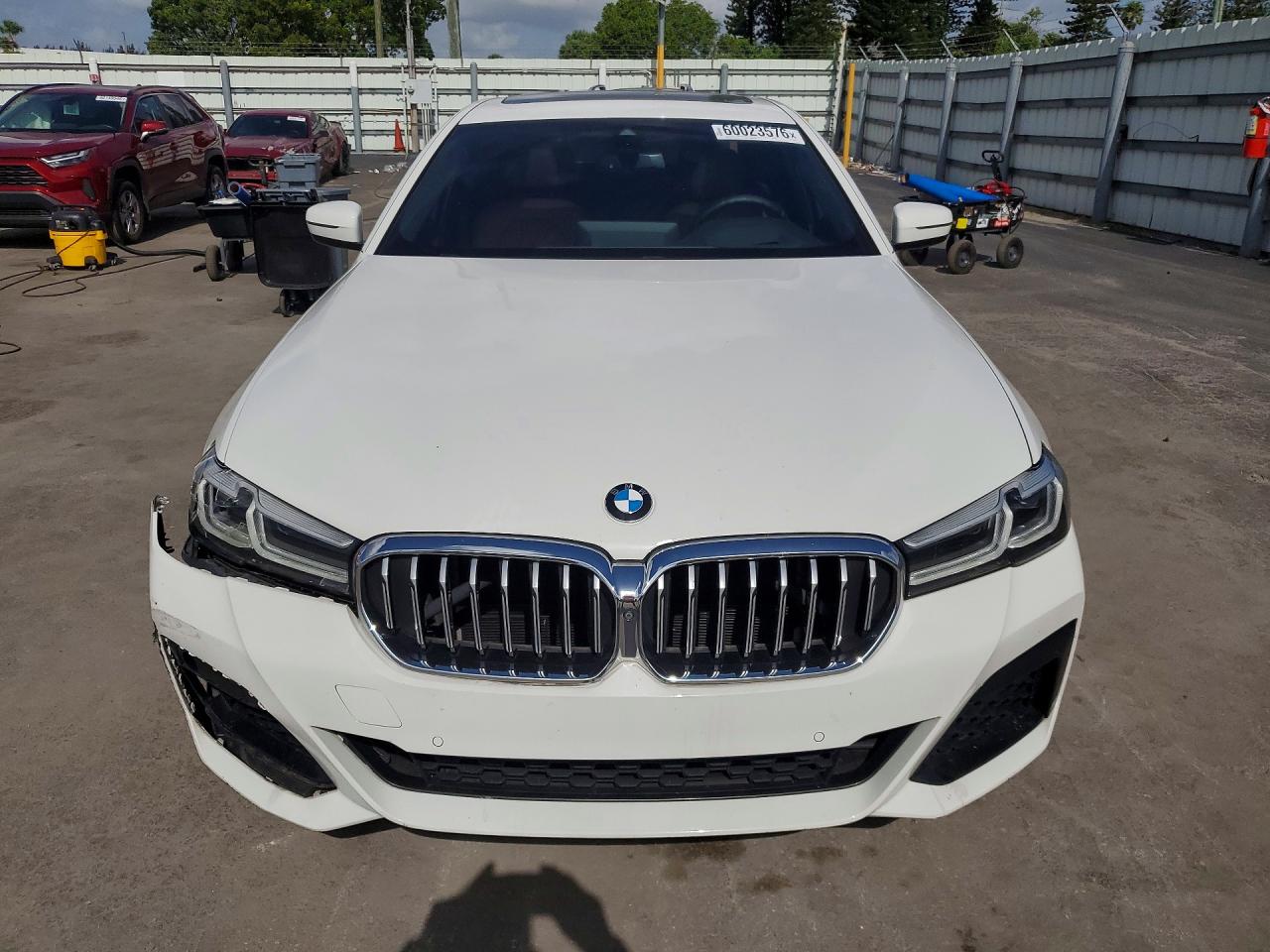 2021 BMW 530E — снимка 5