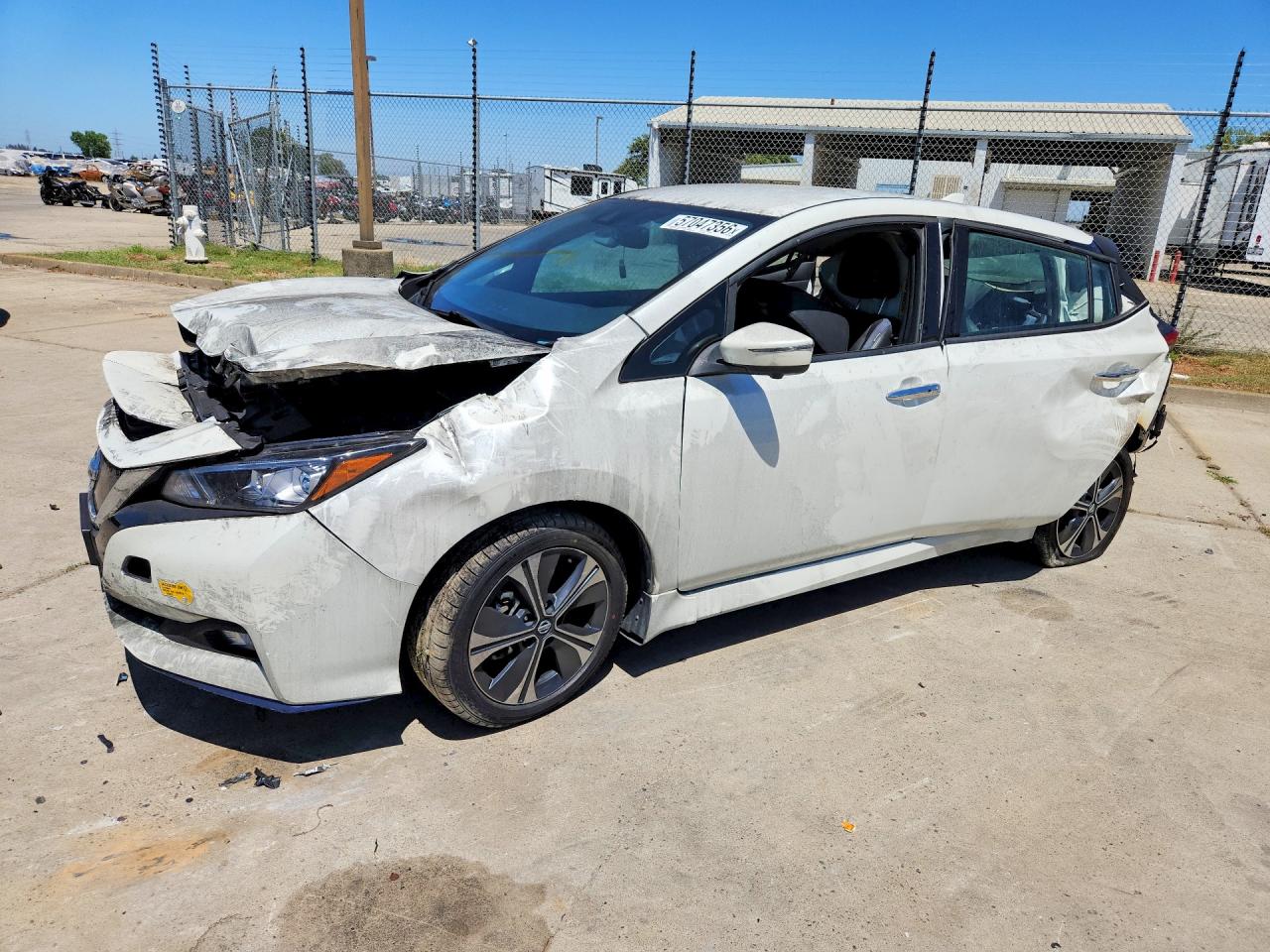 2022 NISSAN LEAF