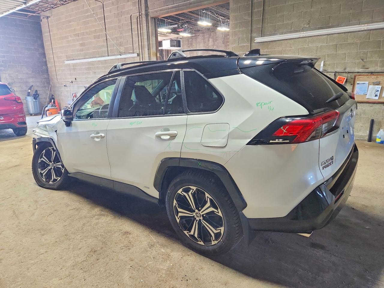 2023 TOYOTA RAV4 PRIME XSE — снимка 2