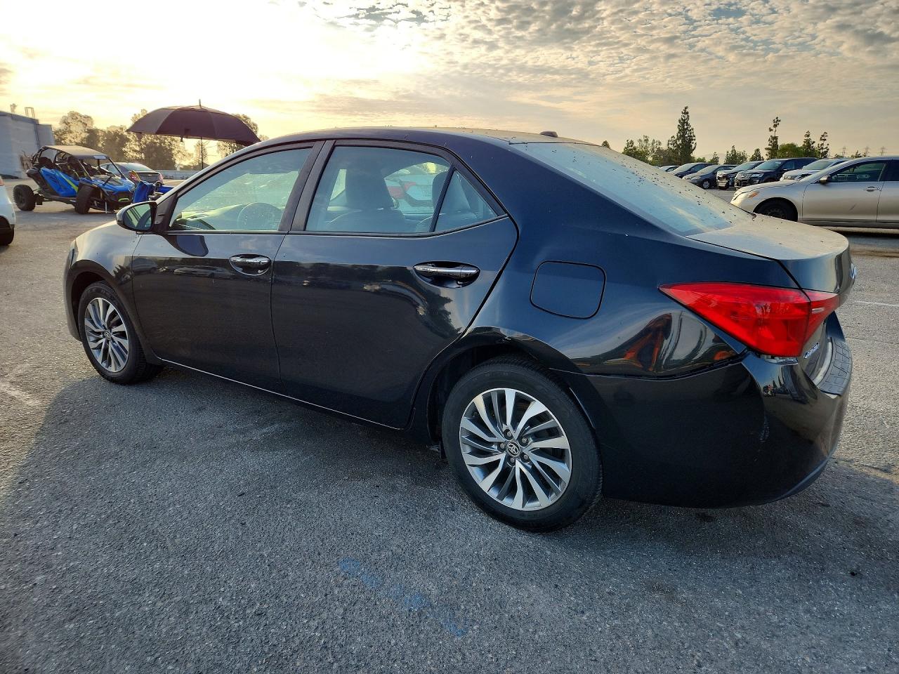 2018 TOYOTA COROLLA XLE — снимка 2