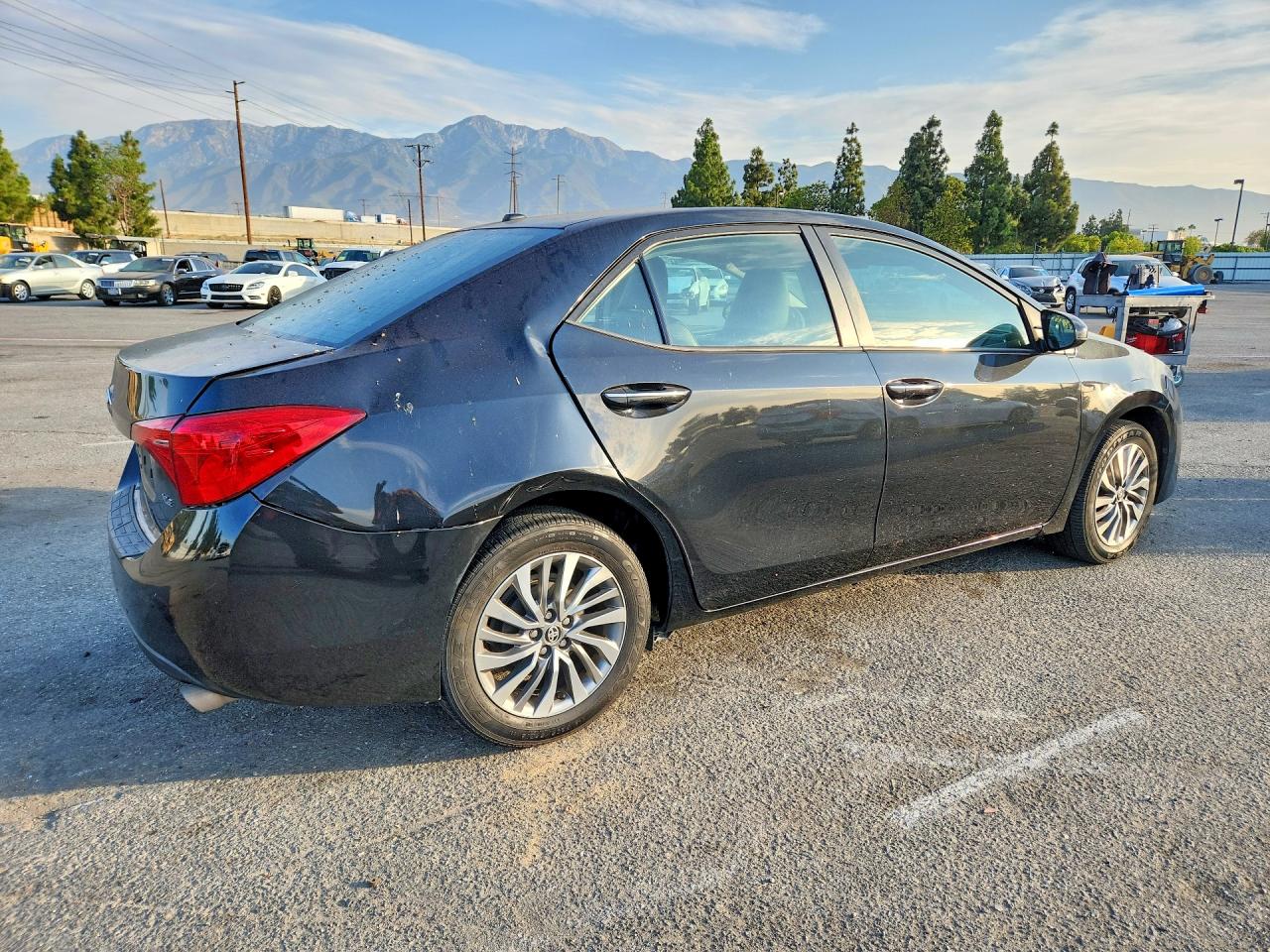2018 TOYOTA COROLLA XLE — снимка 3