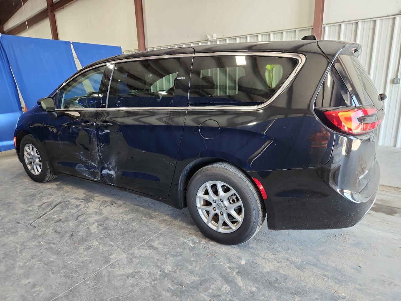 2023 CHRYSLER PACIFICA TOURING L — снимка 2
