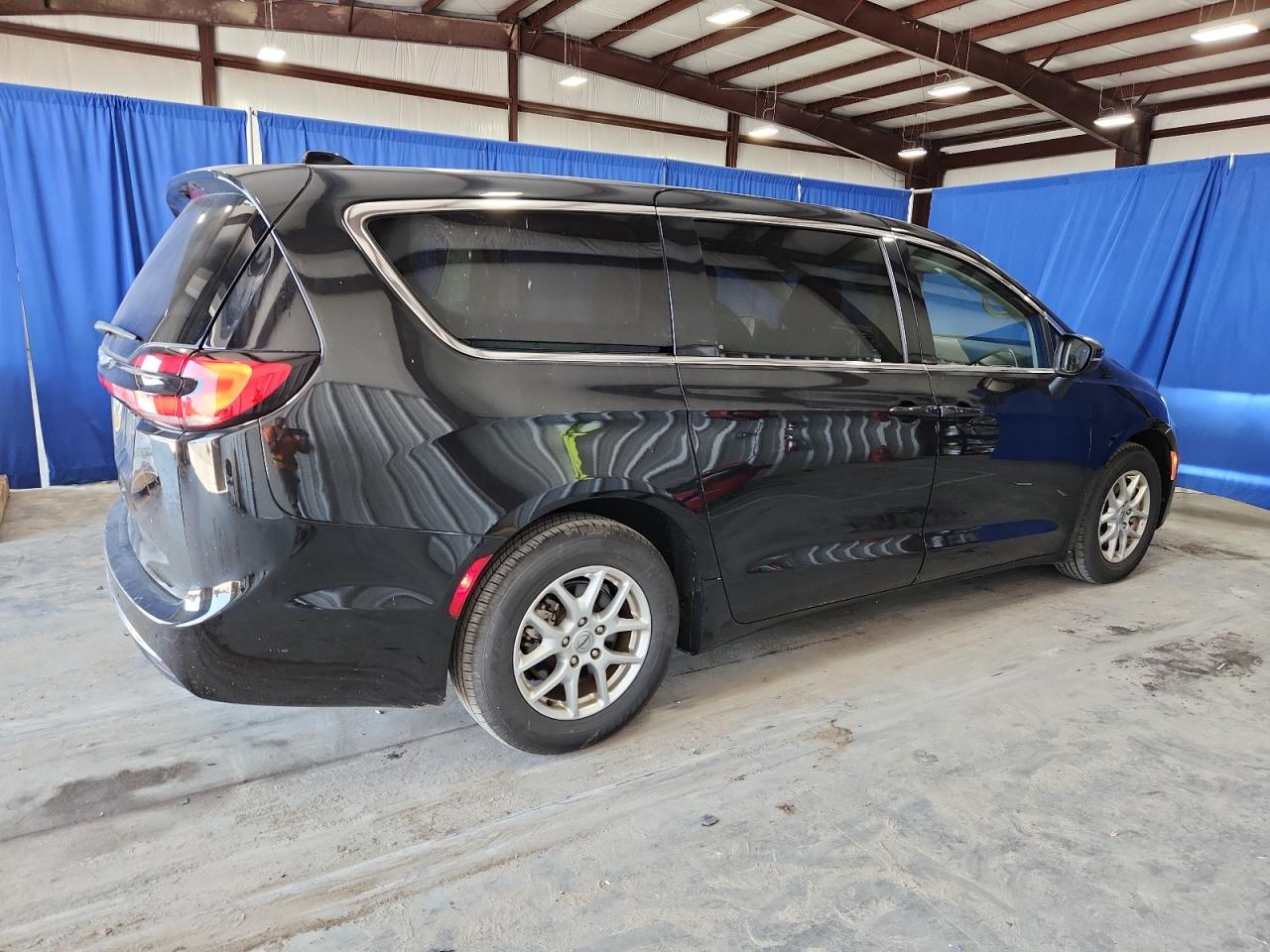 2023 CHRYSLER PACIFICA TOURING L — снимка 3