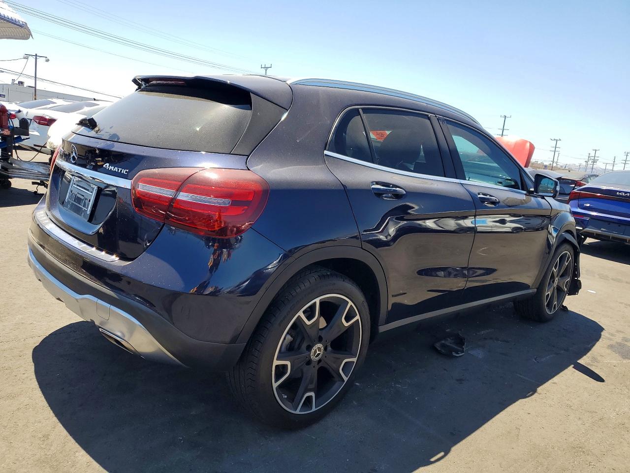 2019 MERCEDES-BENZ GLA 250 4MATIC — снимка 3